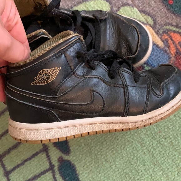 Bundle of shoes for boy 9.5 / 10 US - Picture 6 of 7